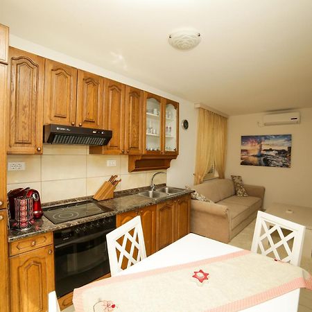 Apartments Manda Supetar Extérieur photo