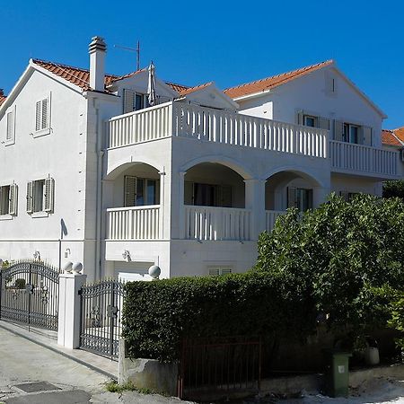 Apartments Manda Supetar Extérieur photo