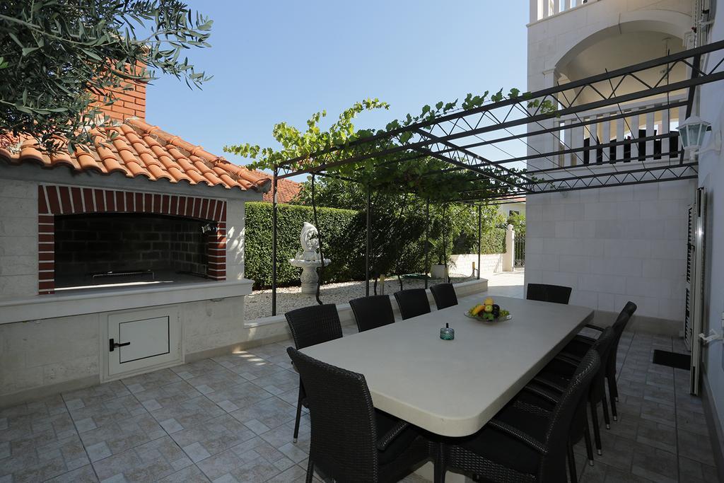 Apartments Manda Supetar Extérieur photo