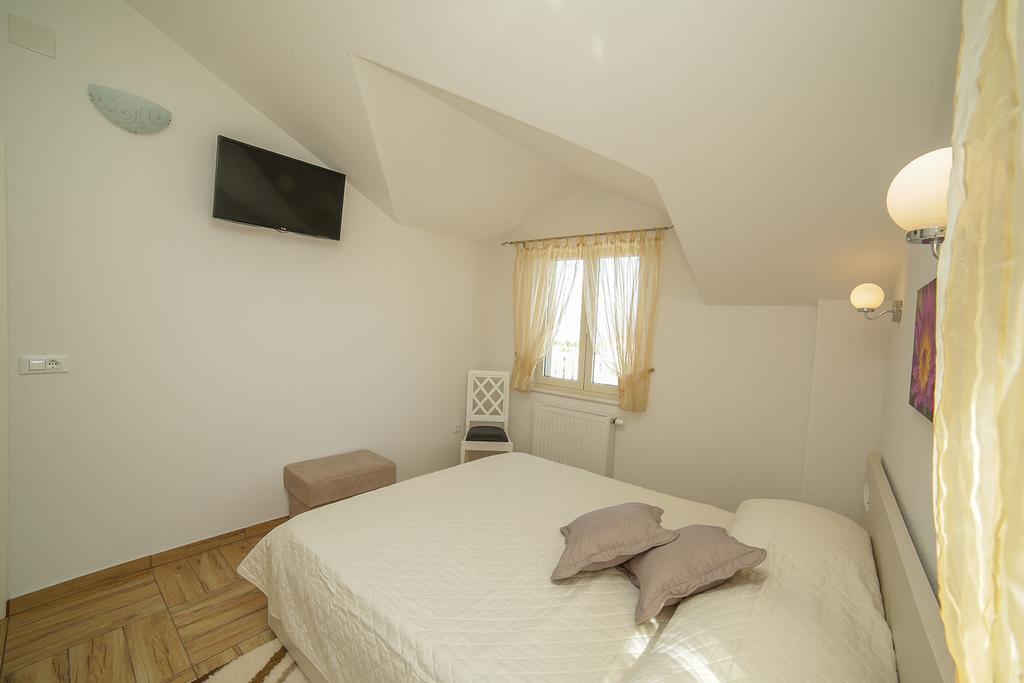 Apartments Manda Supetar Extérieur photo