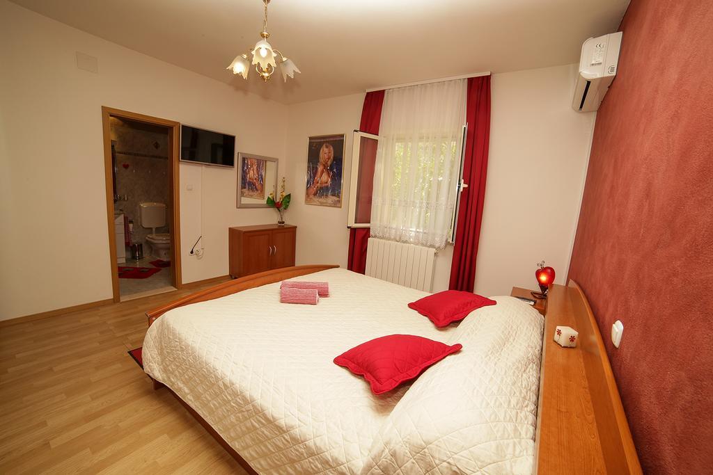 Apartments Manda Supetar Extérieur photo