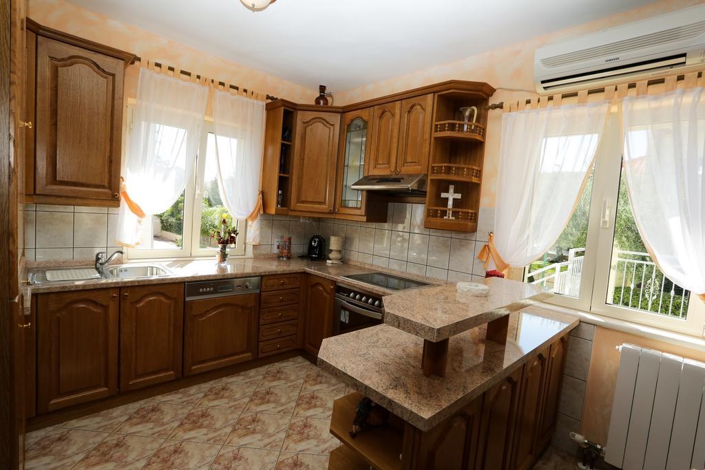 Apartments Manda Supetar Extérieur photo