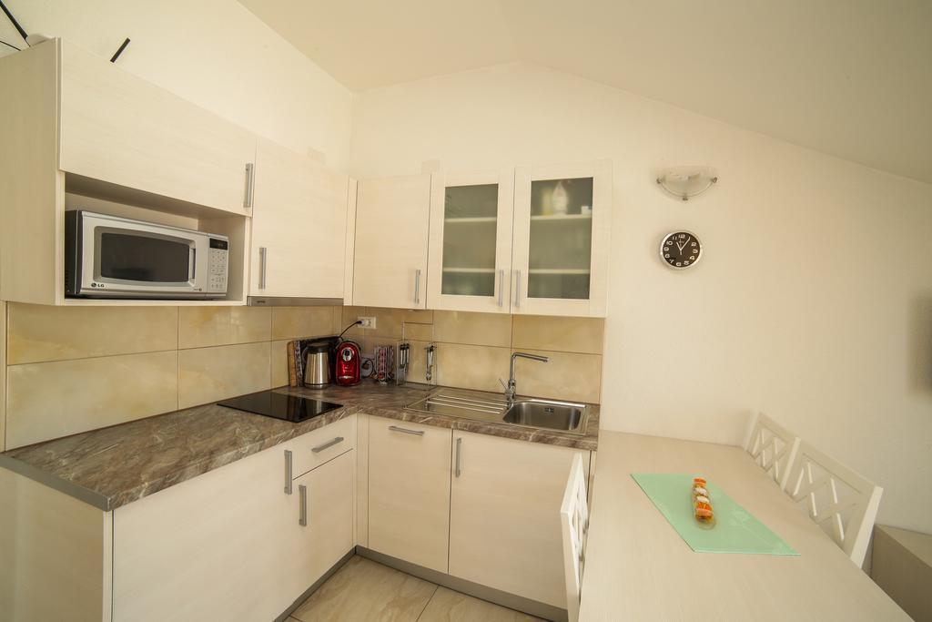 Apartments Manda Supetar Extérieur photo