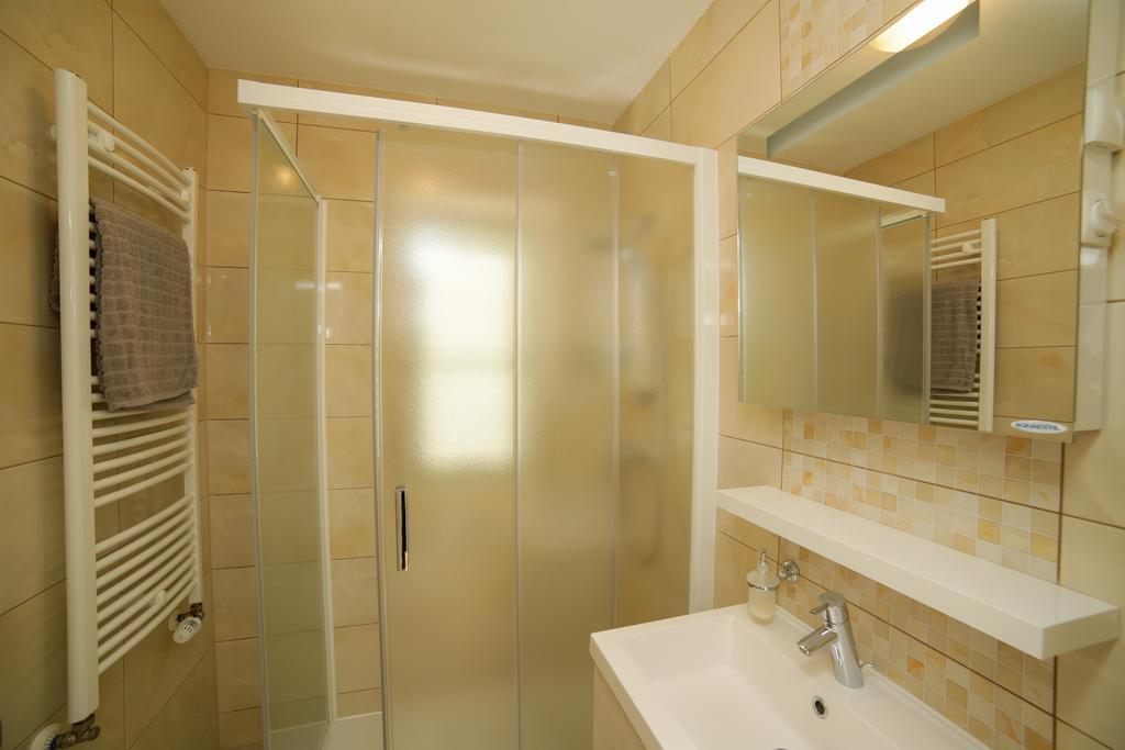 Apartments Manda Supetar Extérieur photo