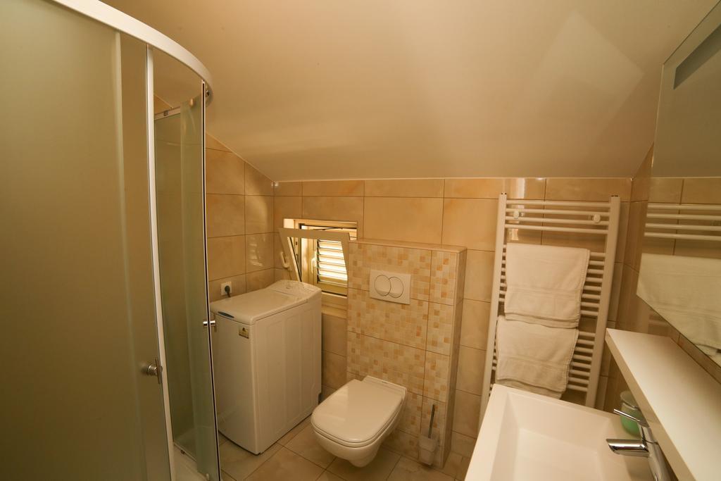 Apartments Manda Supetar Extérieur photo