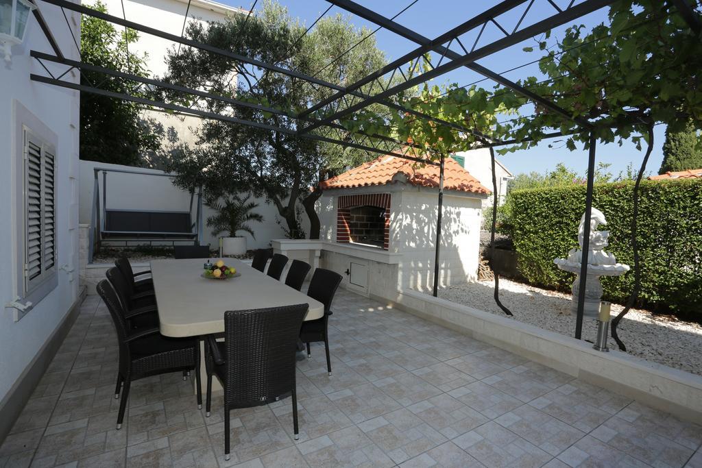 Apartments Manda Supetar Extérieur photo